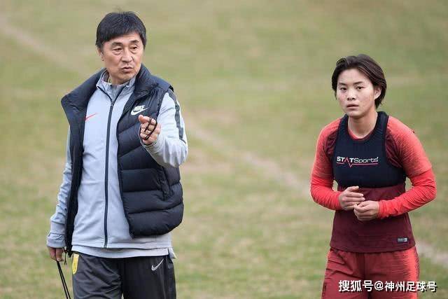 足球报：苏亚雷斯重新定位三镇外援职能，是否换外援要进一步讨论